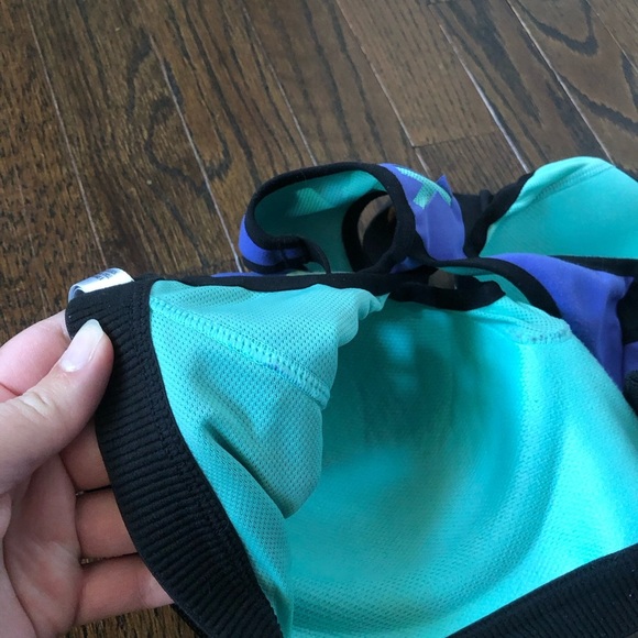 Victoria’s Secret VSX Sport 34D Sports Bra w/Adjustable Straps/Mesh Sides/Wired - Picture 10 of 13